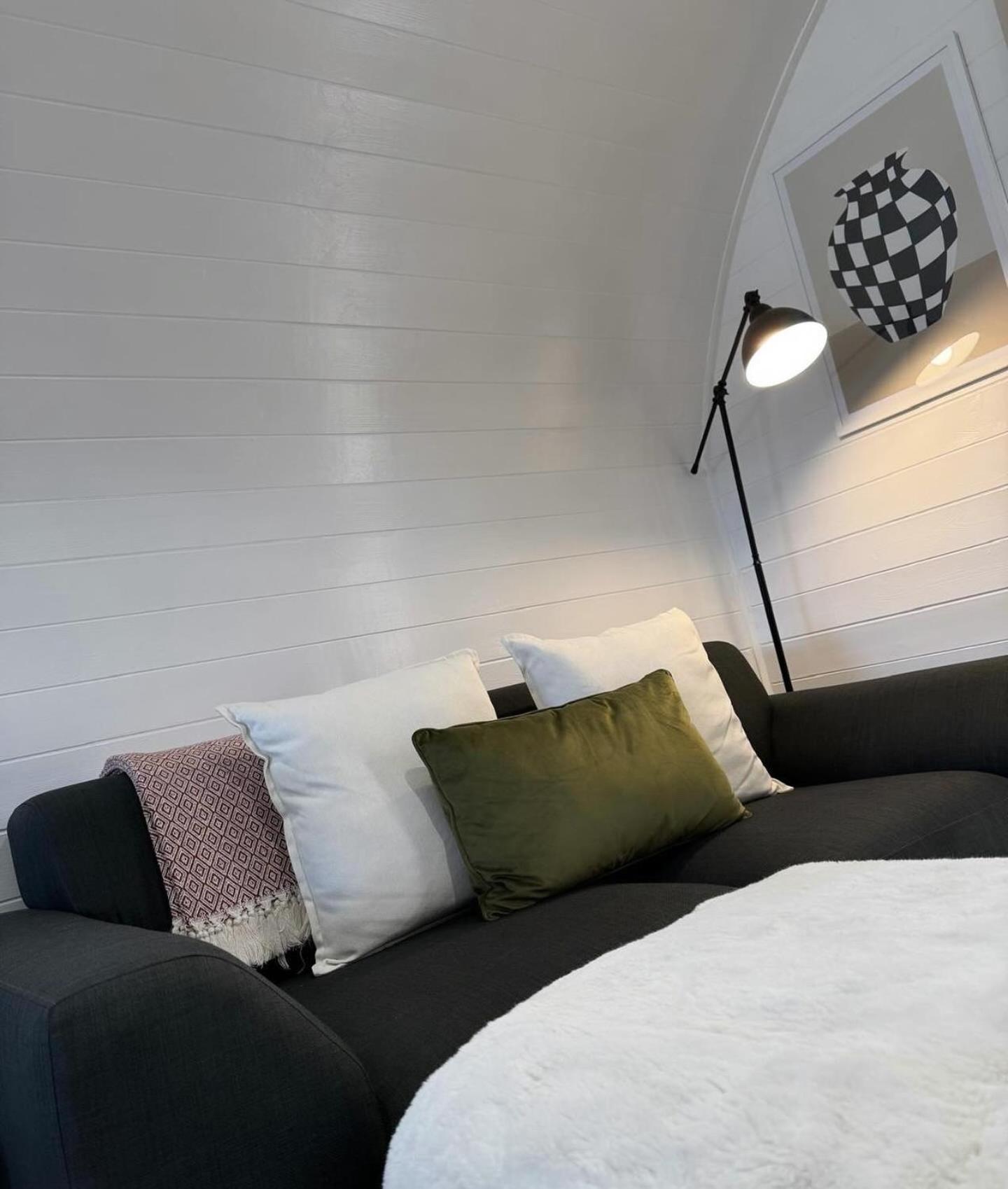 Apex Pod & Jacuzzi Bath Apartment
